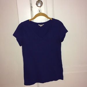 Navy blue tee-shirt.